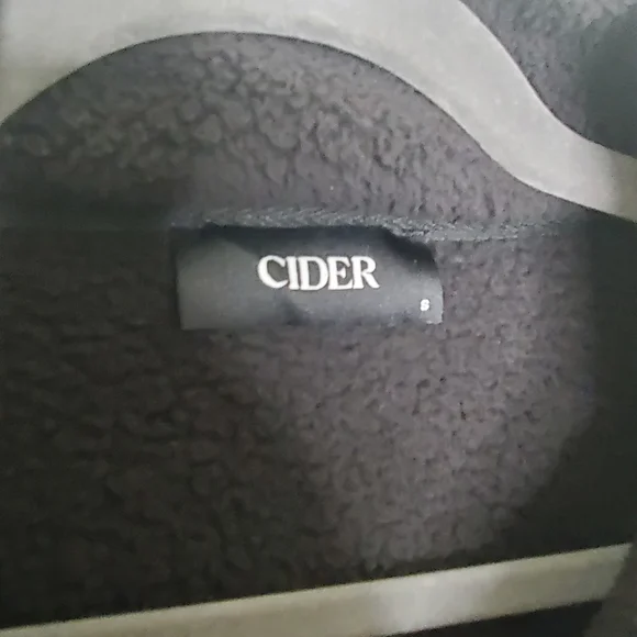 Cider Black Floral Print Polar Fleece Teddy Zip Up Jacket - Picture 8 of 9